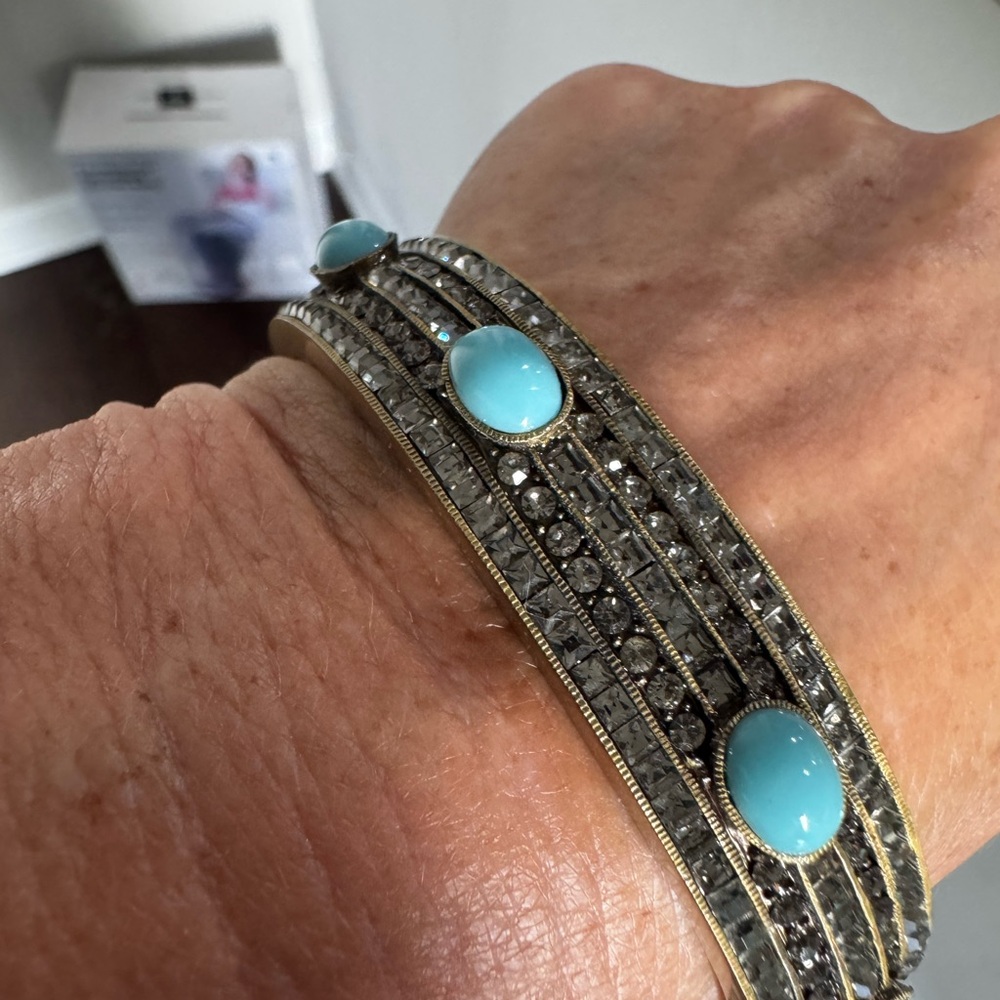 Heidi Daus Elegant Turquoise and Silver Bracelet - Picture 11 of 13
